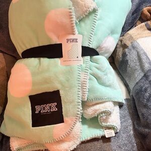 Pink Victoria’s Secret Sherpa Blanket BNWT